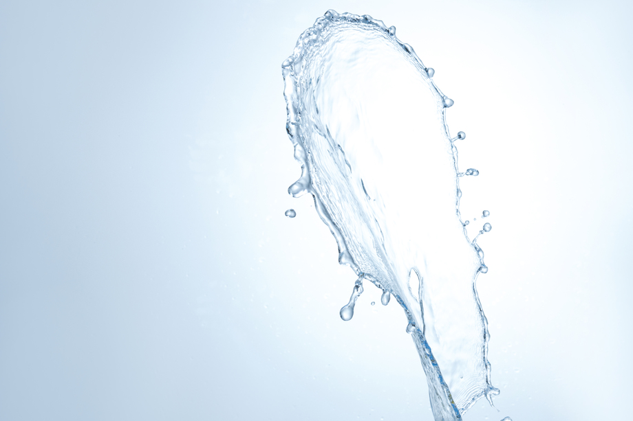 溅起的水花照片