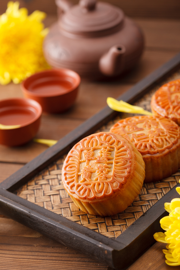 静物月饼和茶具图片