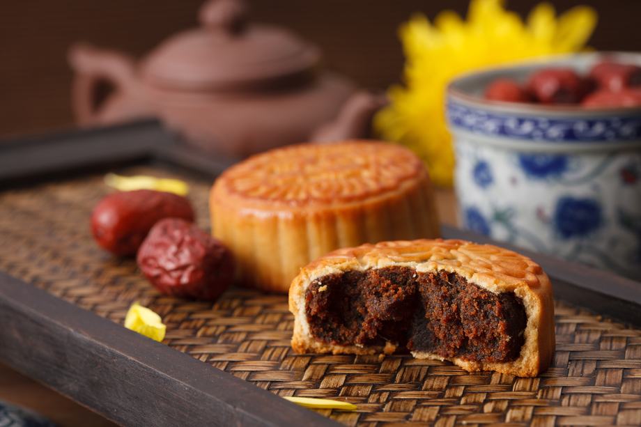 静物月饼和大枣图片