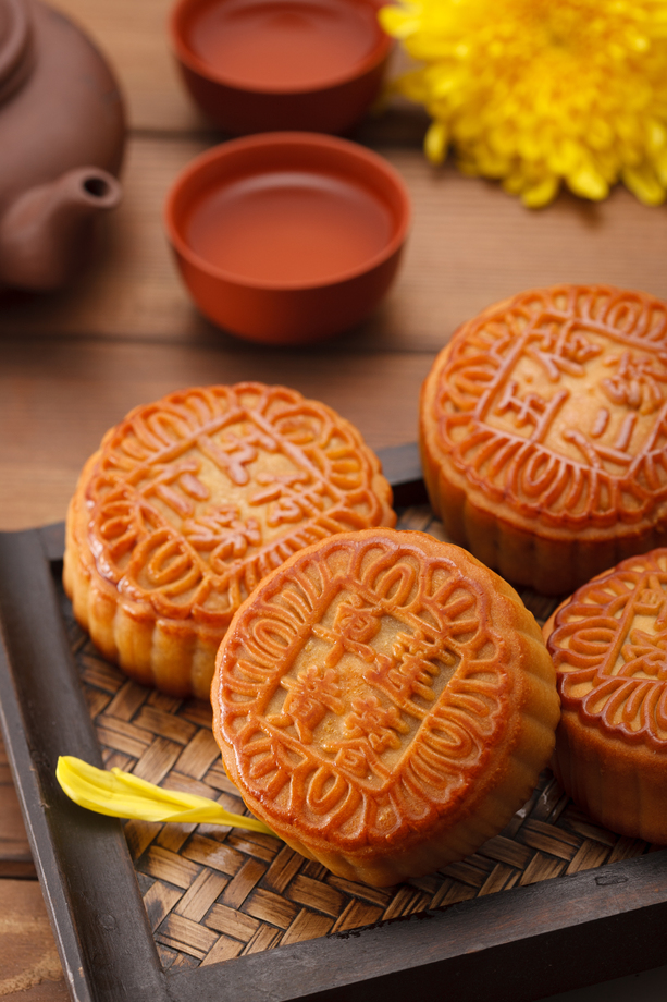 静物月饼和茶具