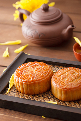 静物月饼和茶具