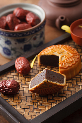 静物月饼和大枣图片