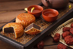 静物月饼和红枣