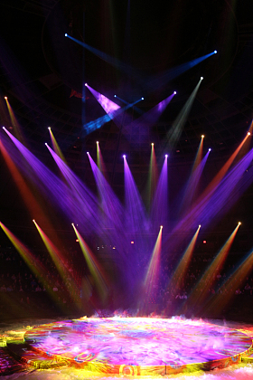 剧院内舞台与灯光