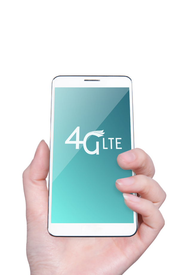 人的手拿着手机图片 人的手拿着手机图片