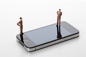 商务人士与手机