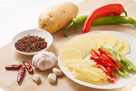 炒土豆丝的食材图片