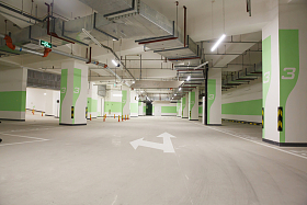 地下停车场照片