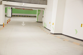 地下停车场图片