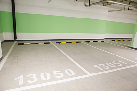 地下停车场照片