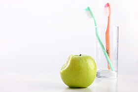 青苹果和牙刷