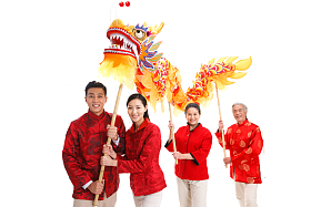 快乐家庭过新年舞龙