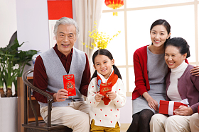 快乐家庭新年拿红包