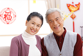 幸福的老年夫妇