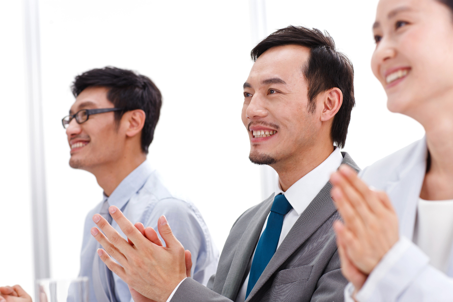 商务团队在会议室开会图片 商务团队在会议室开会图片