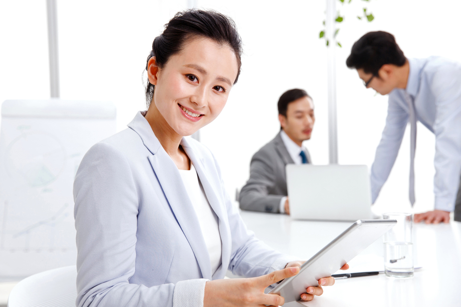 商务人士在会议室照片 商务人士在会议室照片