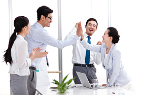 兴奋的商务团队图片