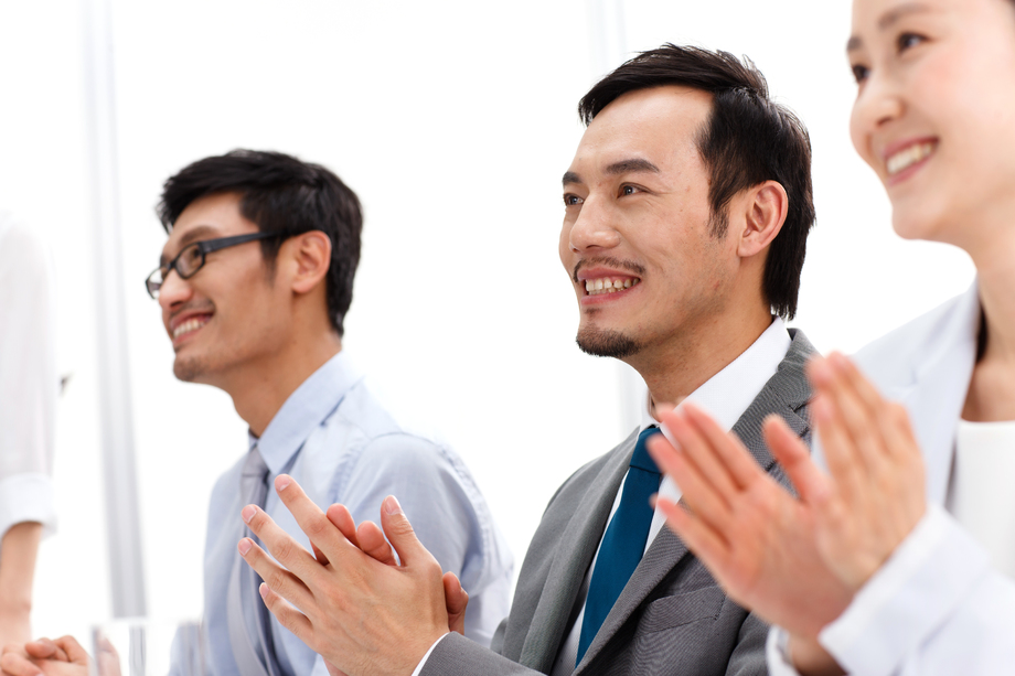 东方商务人士在开