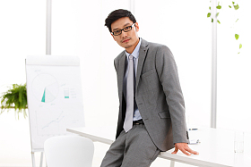 成功的商务中年男人图片