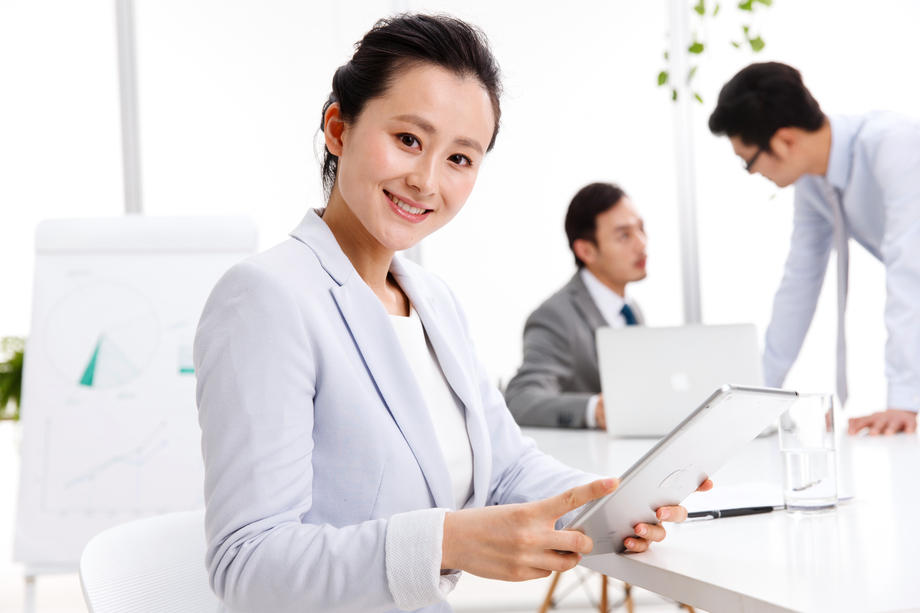 商务人士在会议室图片 商务人士在会议室图片