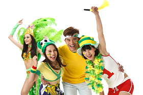 青年球迷欢歌热舞