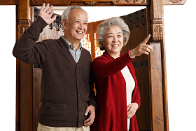 幸福的老年夫妇图片