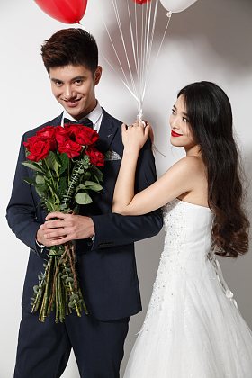 浪漫婚纱情侣图片