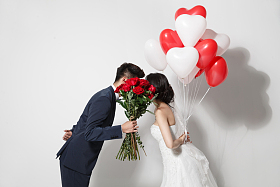 浪漫婚纱情侣照片