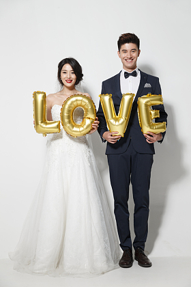 浪漫婚纱情侣图片