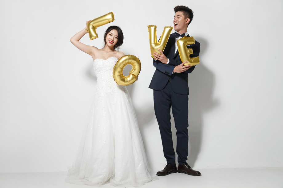浪漫婚纱情侣图片