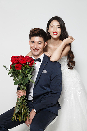 浪漫婚纱情侣图片