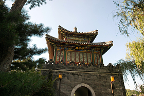北京北海公园倚晴楼图片