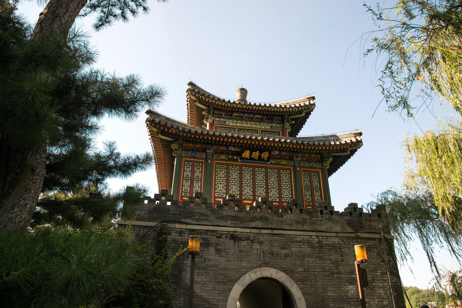 北京北海公园倚晴楼图片 北京北海公园倚晴楼图片