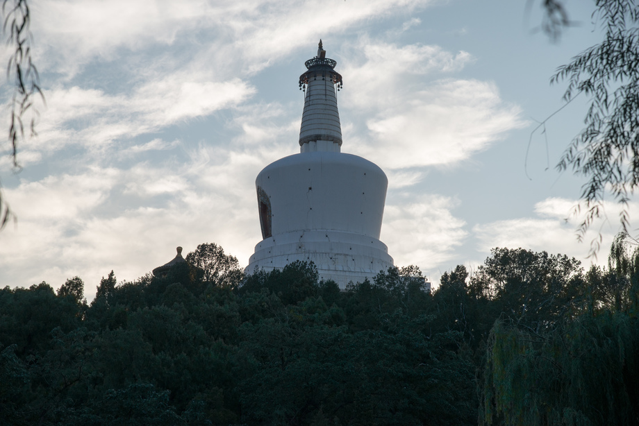 北京北海公园白塔图片