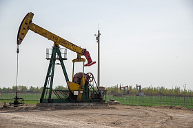 河北省任丘石油钻井