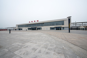 河北省白洋淀高铁站图片