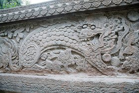 北海公园九龙壁图片