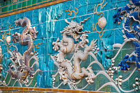 北海公园九龙壁图片