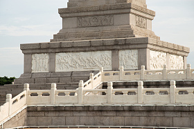 北京人民英雄纪念碑图片