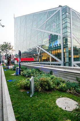 北京侨福芳草地大厦照片