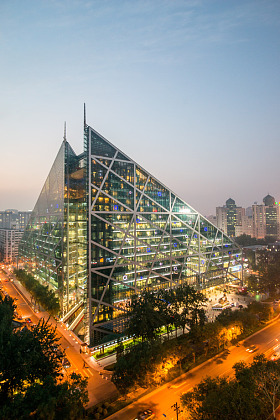 北京侨福芳草地大厦图片