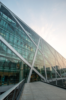 北京侨福芳草地大厦照片