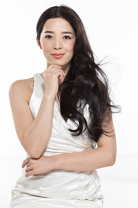 有着漂亮头发的美女