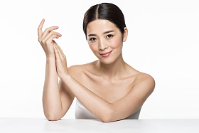青年女人妆面肖像