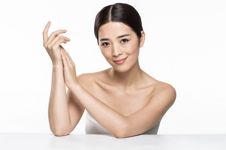 青年女人妆面肖像