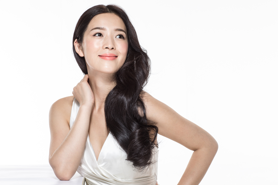 有着漂亮头发的美女