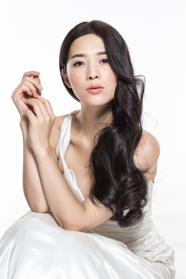 青年女人妆面