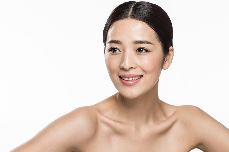 漂亮的青年女人照片