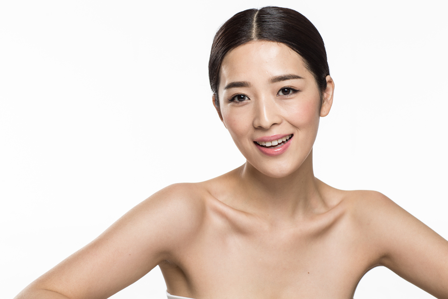 漂亮的青年女人照片