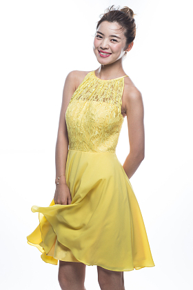 漂亮的青年女人的肖像照片